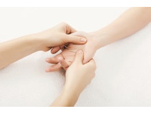 アロマハンドトリートメントは脳への癒し効果絶大◎